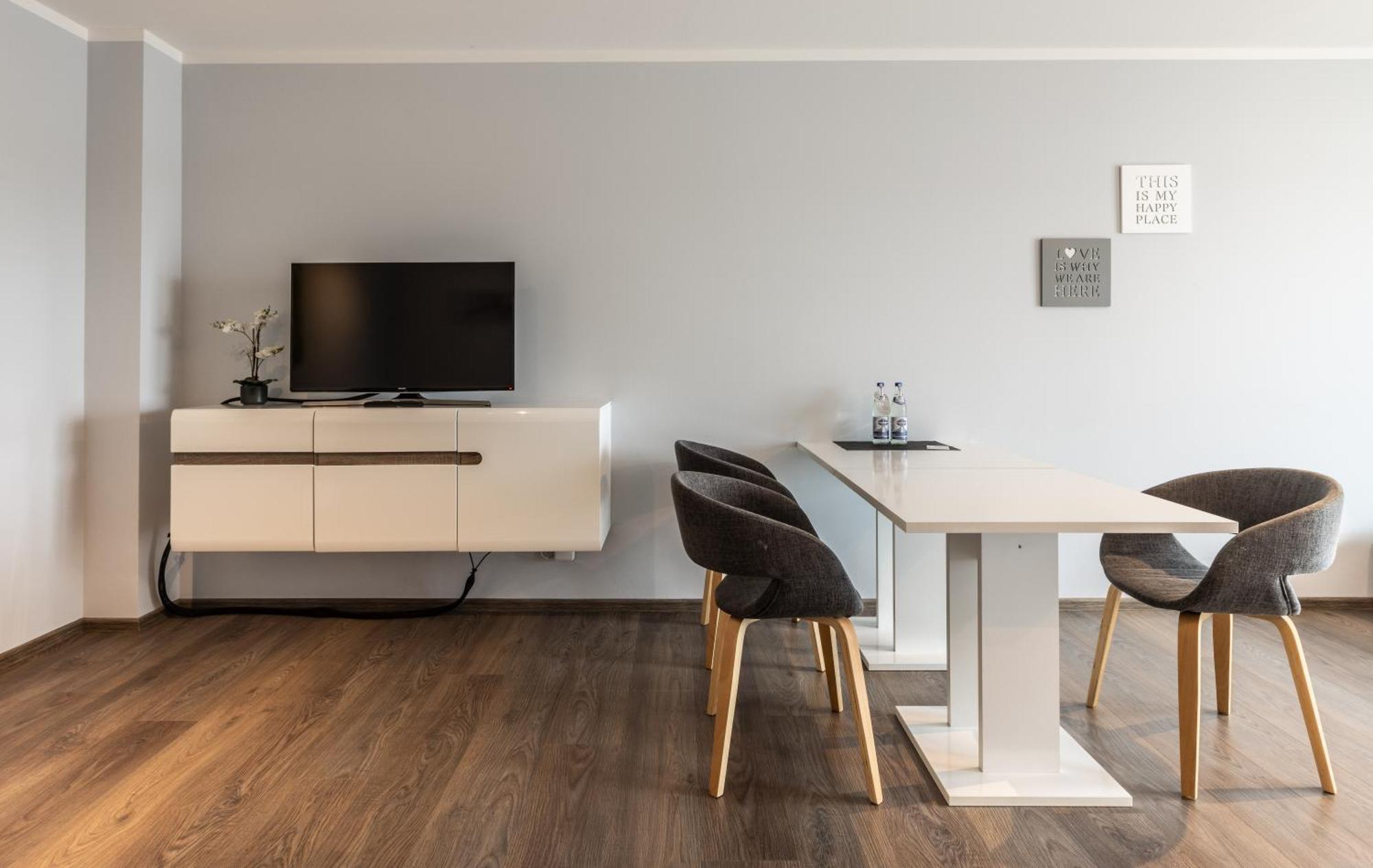 Living Neuburg Aparthotel Neuburg an Der Donau Bagian luar foto